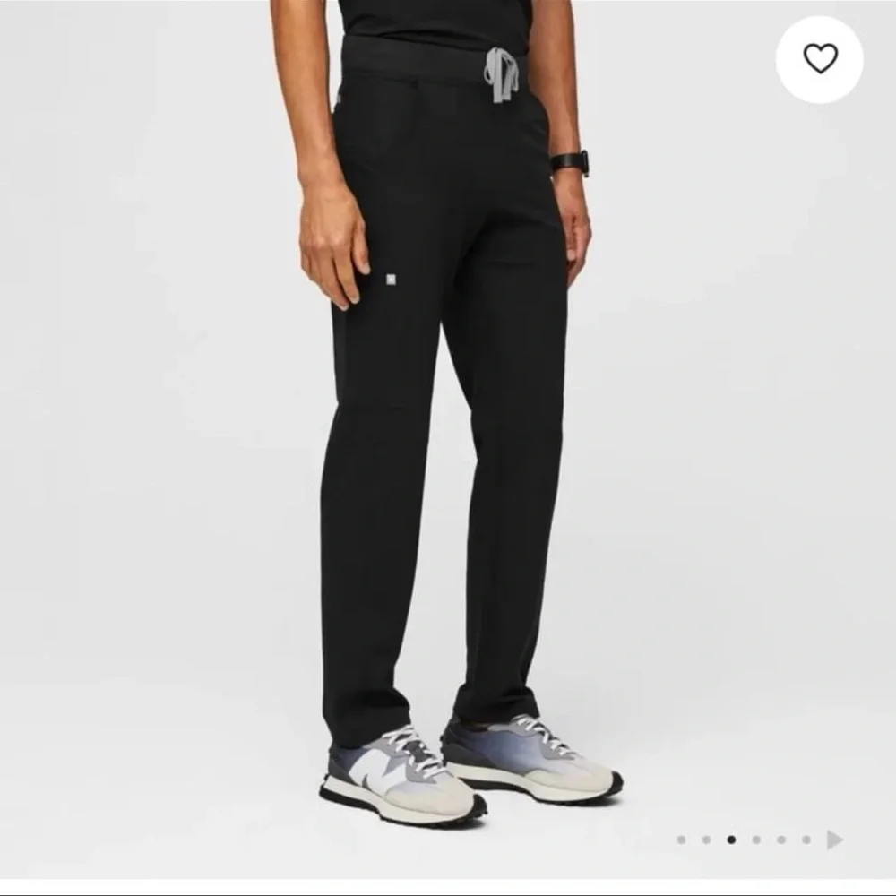Figs Men Axim Cargo Scrub Pants Medium Tall Black